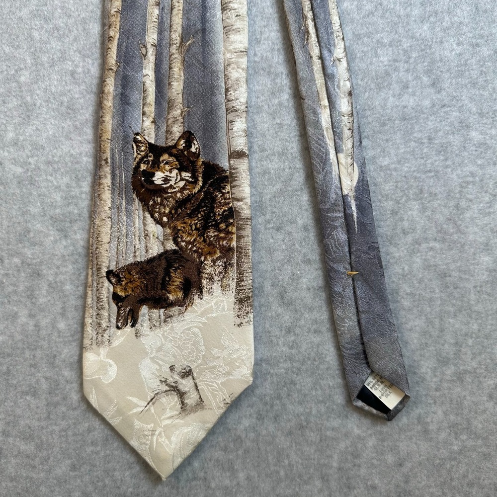 Wembley Endangered Species Wolf Mens Necktie USA Silk Beige Gray Wildlife Tie